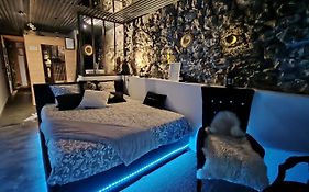 Sweet Loft Grenoble-Love Room avec jacuzzi&sauna
